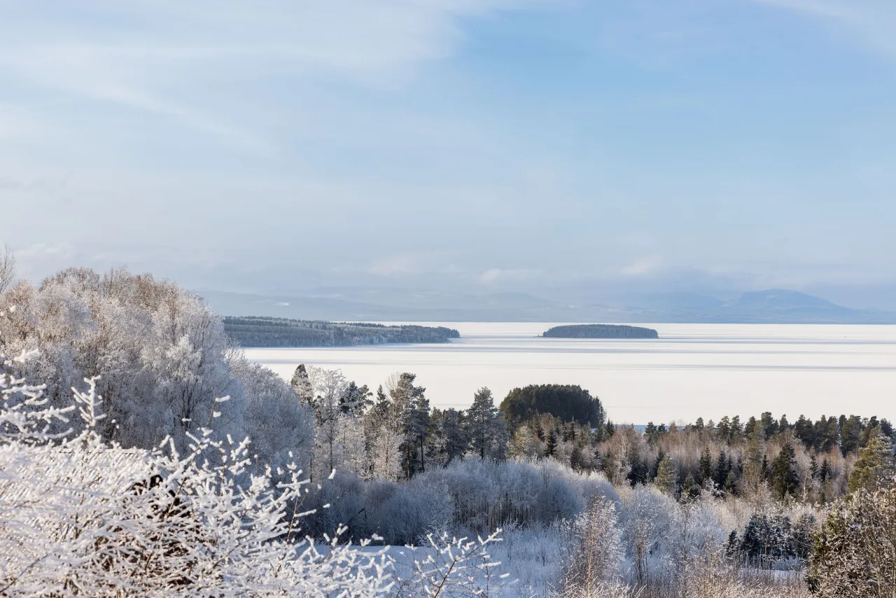 Vy över Siljan från Tällberg vintertid. 